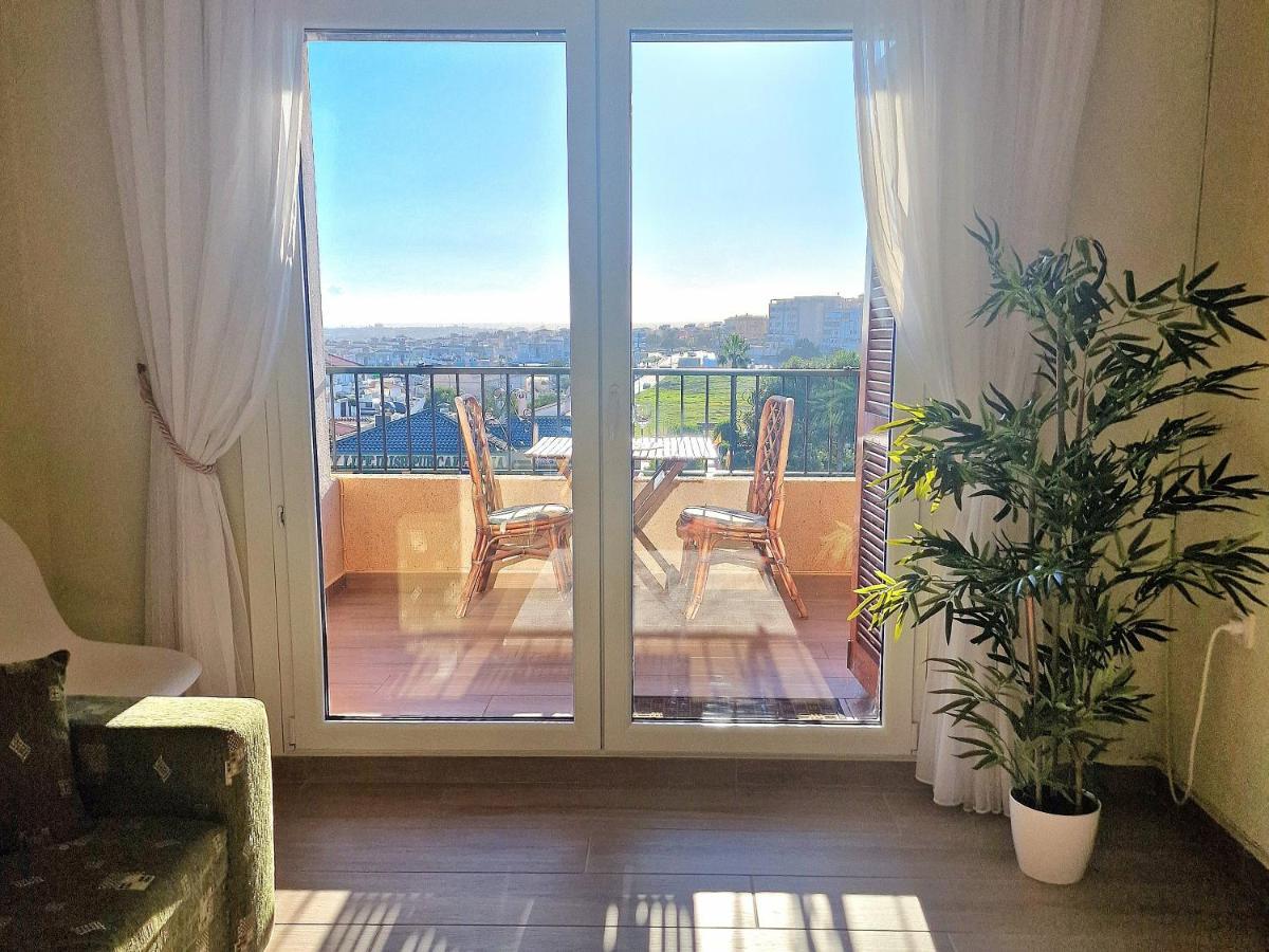 Cozy Apartment With Sea View 托雷维耶哈 外观 照片