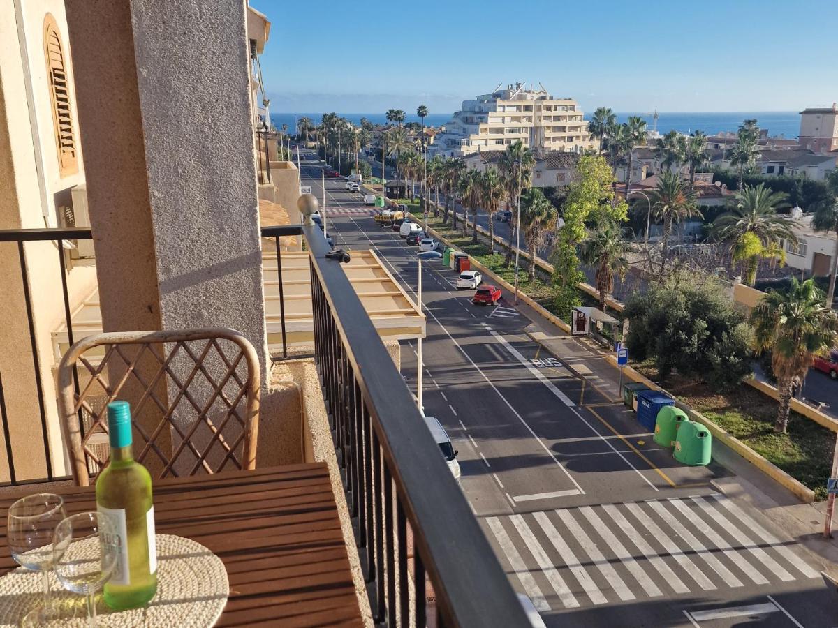 Cozy Apartment With Sea View 托雷维耶哈 外观 照片